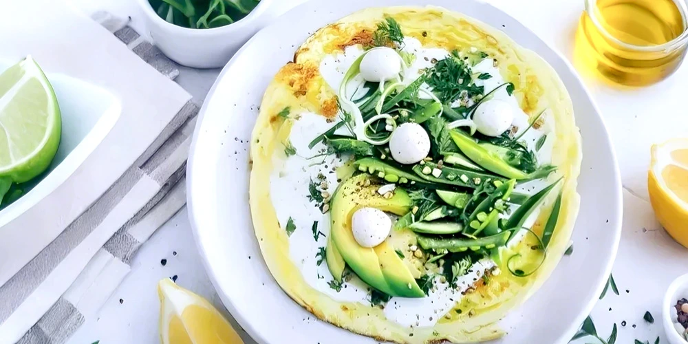 Rezept: Low-Carb Zuckerschoten-Wrap mit Avocado & Dill-Joghurt